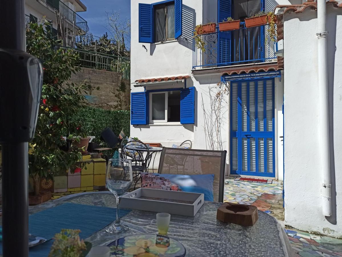Casa Vacanze Smeralda Amalfi Coast Vietri sul Mare Exterior photo